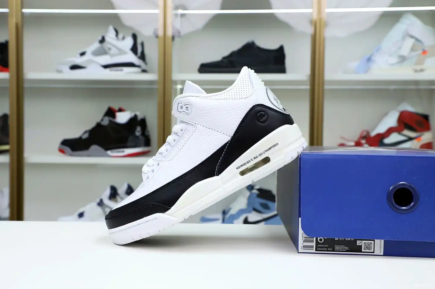 DESIGN JORDAN Kimikick FRAGMENT 'WHITE' X RETRO SP AIR 3 0521